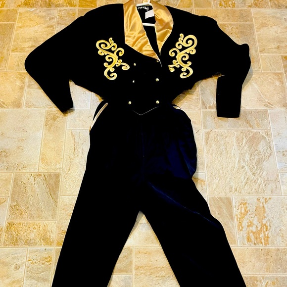 Joseph Ribcoff 80’s jumpsuit with gold design & collar. - Picture 1 of 2